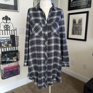 Jodifl dress gray sz M frayed hem and sleeves EUC